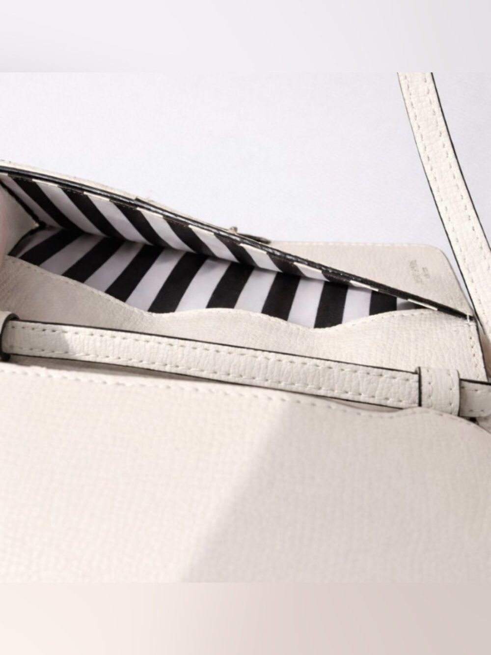 Henri Bendel Floral Applique Phone Wallet Crossbody Ivory Leather 3D - Picture 11 of 11